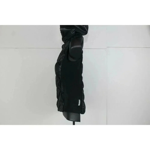 Youth Black zella vest with hood size M (8/10) - Picture 6 of 10